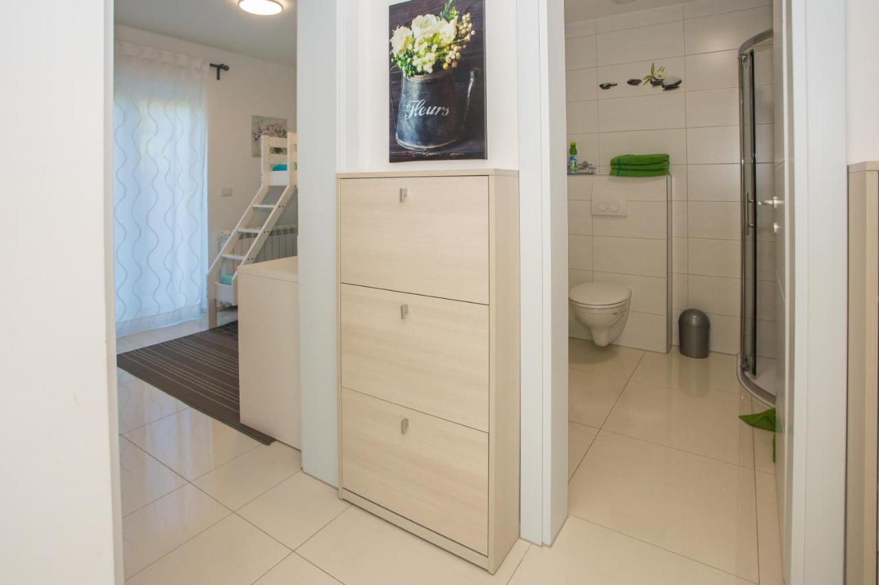 Zagar Apartment Πόρετς Εξωτερικό φωτογραφία