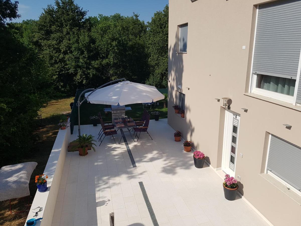 Zagar Apartment Πόρετς Εξωτερικό φωτογραφία