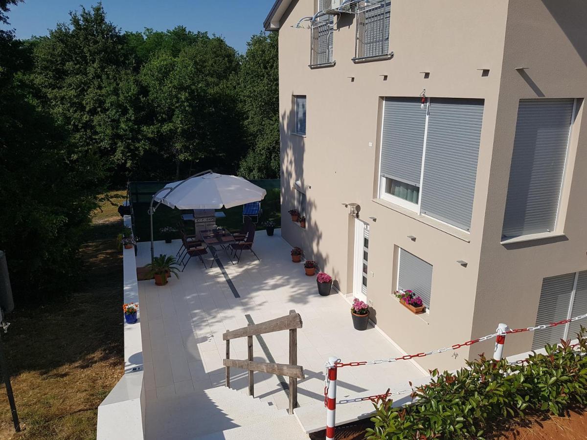 Zagar Apartment Πόρετς Εξωτερικό φωτογραφία